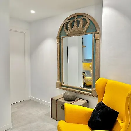 Loft 18 Beachfront Center Apart Otel Marbella