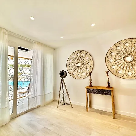 Apartahotel Loft 18 Beachfront Center *