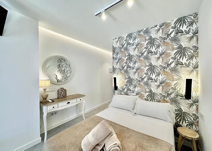 Loft 18 Beachfront Center 4*