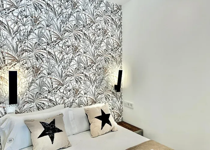 Loft 18 Beachfront Center