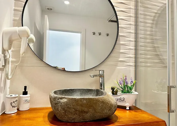 Loft 18 Beachfront Center