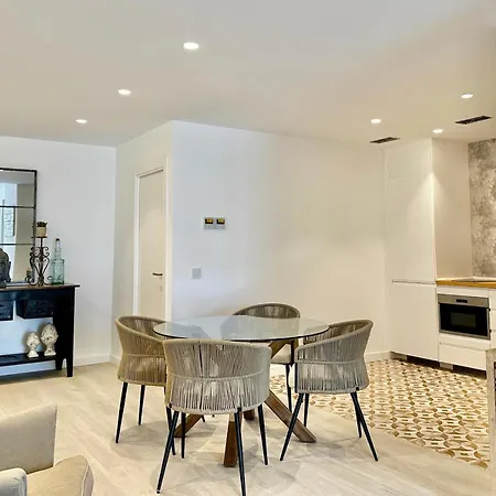 Apartmanhotel Loft 18 Beachfront Center Marbella