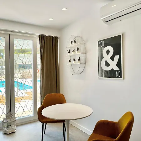 Loft 18 Beachfront Center 3*
