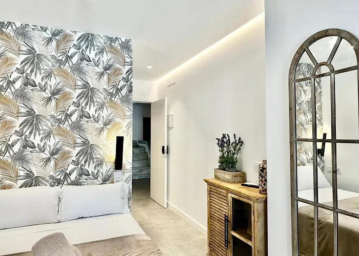 Апарт-отель Loft 18 Beachfront Center