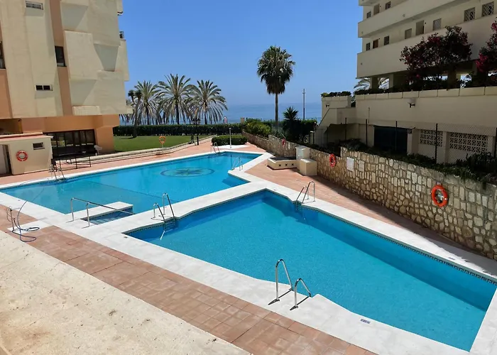 Апарт-отель Loft 18 Beachfront Center 3*