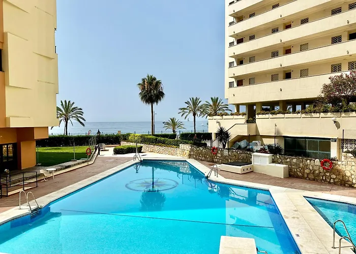 Апарт-отель Loft 18 Beachfront Center Марбелья